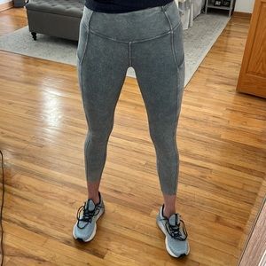 Lululemon cropped athletic leggings